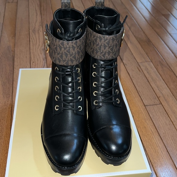 Michael Kors Women’s Tatum combat  Lace-Up Boot - Picture 4 of 12